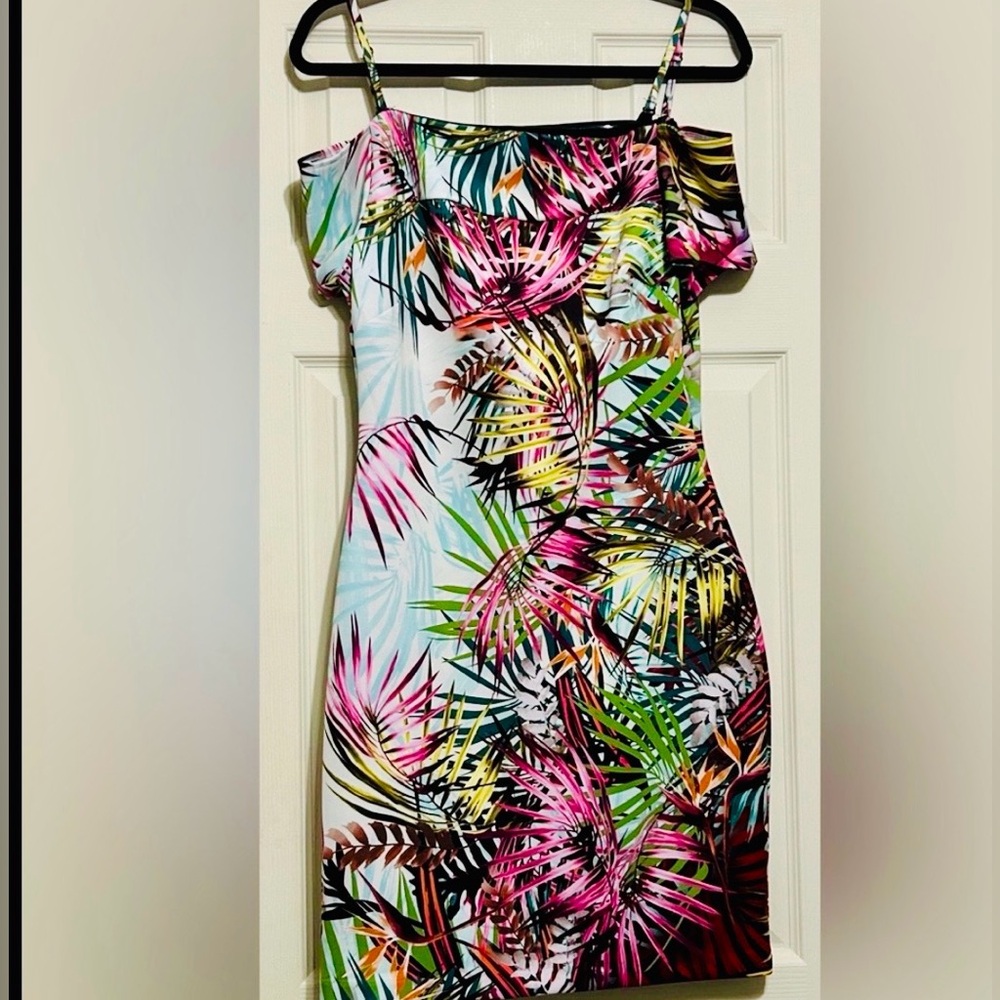 NWOT Guess Vibrant Leaf Print Mini Dress